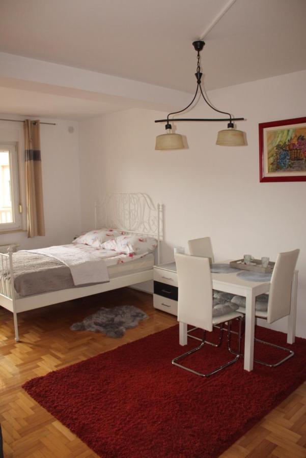 דירות Ðakovo Studio Apartman Ivano מראה חיצוני תמונה